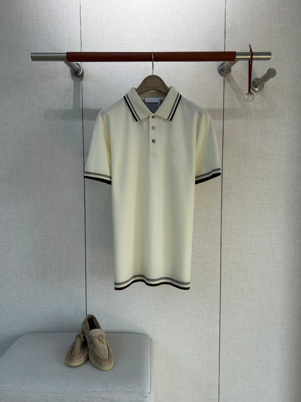 Polo Shirt Pique - เสื้อโปโลผู้ชายสไตล์ Old Money สีน้ำตาลเทา ปกทอ กระดุมสามเม็ด