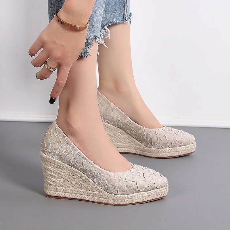 รองเท้าส้นสูงแบบแพลตฟอร์มลายดอ - Espadrille Slip On บทวิจารณ์และราคา