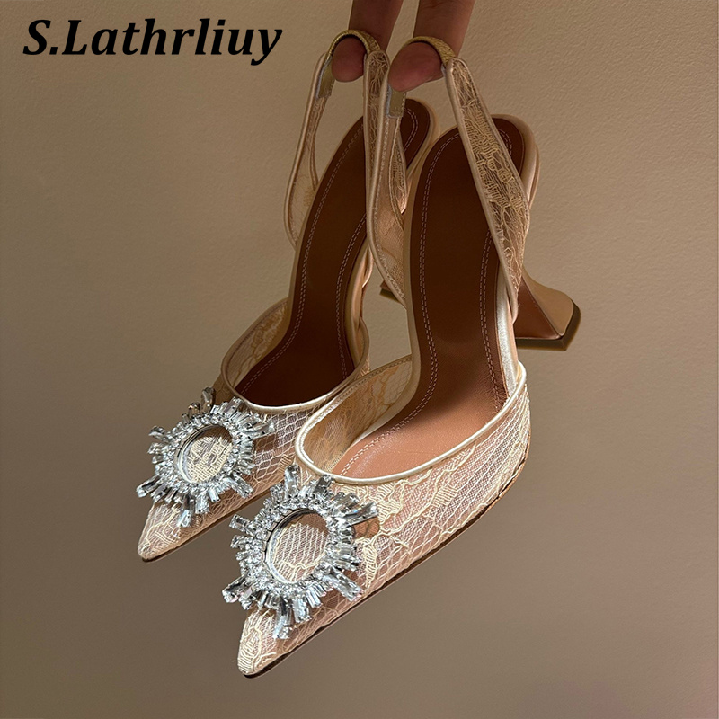 รองเท้าส้นสูงประดับดอกไม้คริสต - Casual Sandal Leather บทวิจารณ์และราคา